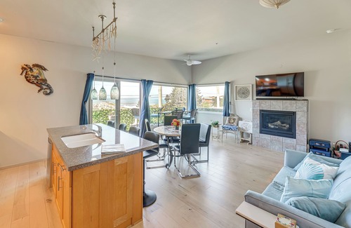 Depoe Bay Apartment | Steps to Pirate Cove: Oregon Coast Condo w/View