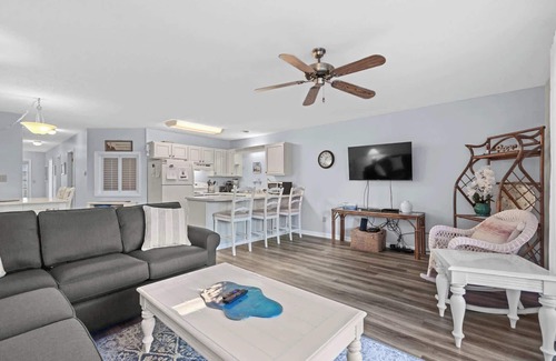 Surfside Beach Condo | Steps to Pool Ground Floor Quiet Retreat