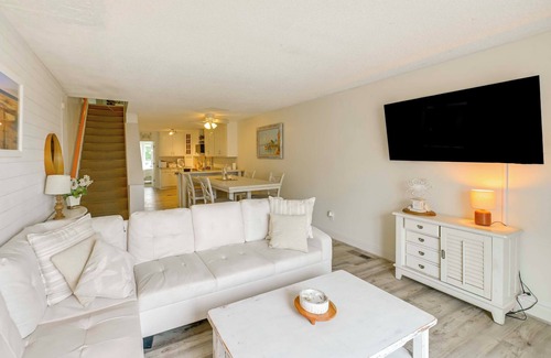 Dewey Beach Apartment | Steps to Rehoboth Bay Marina! Condo w/ Pool Access