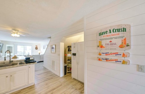 Dewey Beach Apartment | Steps to Rehoboth Bay Marina! Condo w/ Pool Access