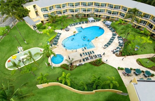 Isla Verde House | Steps to The Beach! 2 Serene Units, Near Botanical Garden, Boating, Fishing