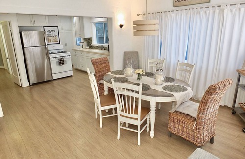 Peninsula House | Steps to the Beach & Alamitos Bay | Long Beach Peninsula