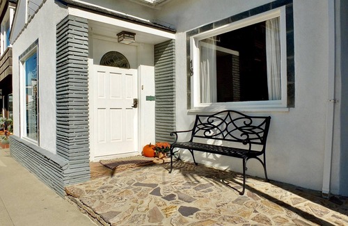 Peninsula House | Steps to the Beach & Alamitos Bay | Long Beach Peninsula