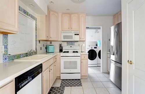 Southend House | Steps to the Beach in Brigantine - Sea Point - Beautiful Pool