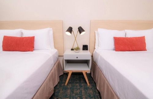 Isla Verde House | Steps to The Beach! Near Condado Lagoon, Pool, Jet Skiing, Kayaking
