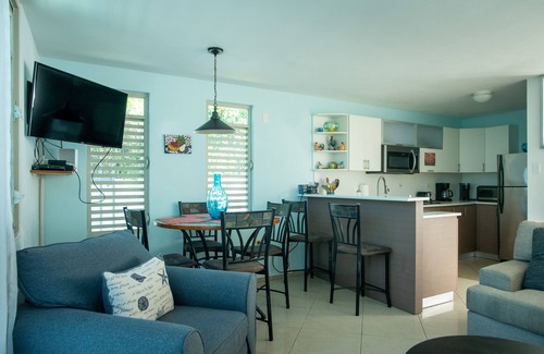 Stella House | Steps to the Beach. Pool, Jacuzzi, Terrace with views. Romantic. Kids welcome!