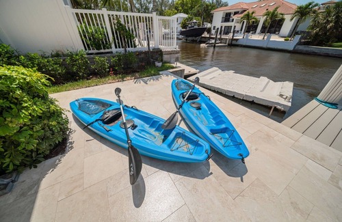 Delray Beach Shores House | Steps to the beach and 2 mins drive to Atlantic Ave