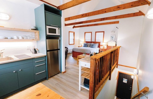Ucluelet Apartment | Steps to the Beach & Wild Pacific Trail! ⎮Sandpiper