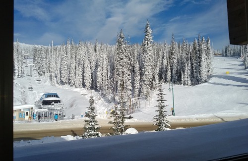 Big White Ski Resort Ski Chalet | Steps to the Bullet Chair and the Village! Best Location & Private HOT TUB!