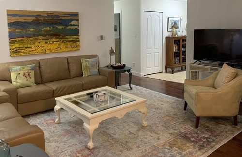 Regional District of Nanaimo House | Steps To The Ocean. Private Home. Great Location In Parksville. Air Conditioned.