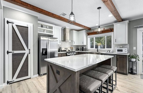 Austin House | 'Sterling Serenity' Pet Friendly! FirePit! Lake Austin Access!