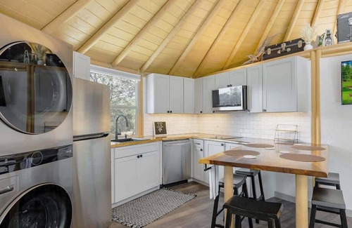 Canyon Lake Cabin | Stetson Luxury Yurt-Cabin: w/Hot & Soaking Tub
