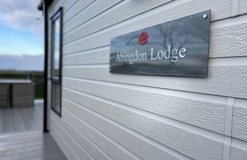 St. Andrews House | Stewarts Resort Lodge 31 - a lodge that sleeps 4 guests in 2 bedrooms