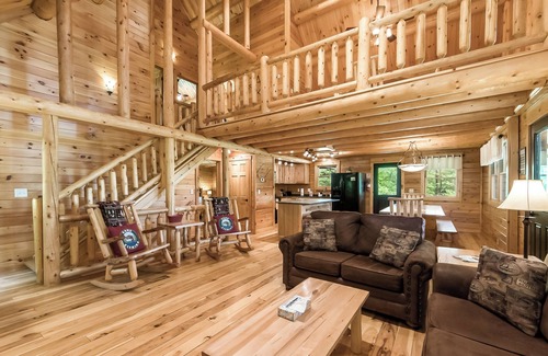 Logan Cabin | Stillwater 5 bedroom lodge up to 19 guests, 65 acres 1/2 mile from Old Man's Cave