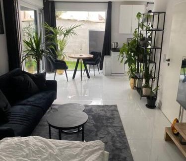 Steinsfurt Apartment | Stilvolle 1-Zimmer Wohnung mit Terasse nahe Therme und Prezero Arena