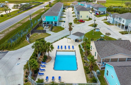 Rockport House | Stingray Cove | Coastal Cottage, Near Beach!
