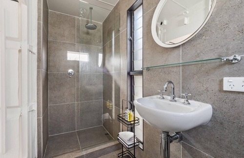 Augusta House | Stirling Street - The Cube - Stirling Street - The Cube is tiny home stay experience