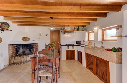 Alcudia Villa | Stone clad villa a few metres from the town centre