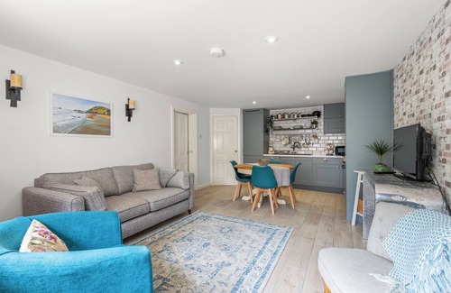 Ivybridge Cottage | Stone Cottage with swimming pools nr beaches for 4