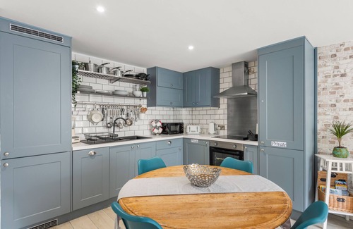Ivybridge Cottage | Stone Cottage with swimming pools nr beaches for 4