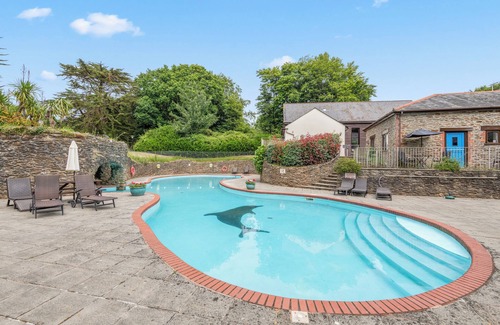 Ivybridge Cottage | Stone Cottage with swimming pools nr beaches for 4