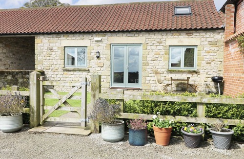 Spaunton Cottage | Stone Cross