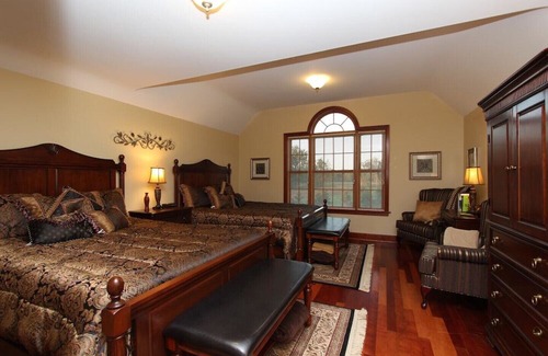 Georgetown Bed & Breakfast | Stone Edge Estate Bed & Breakfast - Tobermory Room