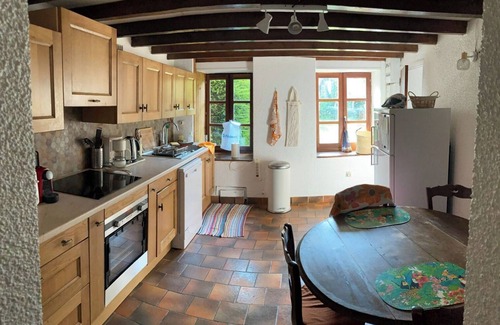 Saint-Victor-Montvianeix House | Stone house with quiet garden ideal for families and hikers