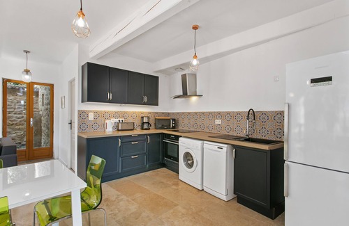 Saint-Pons-de-Mauchiens House | STONE HOUSE: CHARM AND AUTHENTICITY BETWEEN VINEYARD AND GARRIGUE