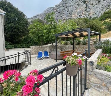 Tucepi House | Stone house Marinko - Free Beach Parking