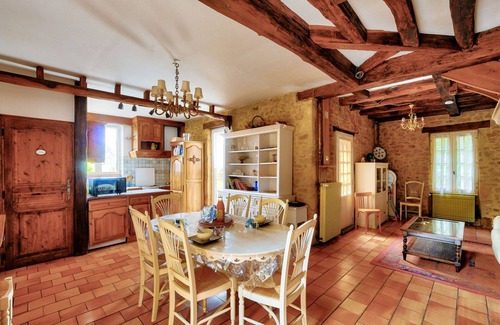 Sarlat-la-Caneda Ski Chalet | Stone house with a terrace, ideal for 4 people