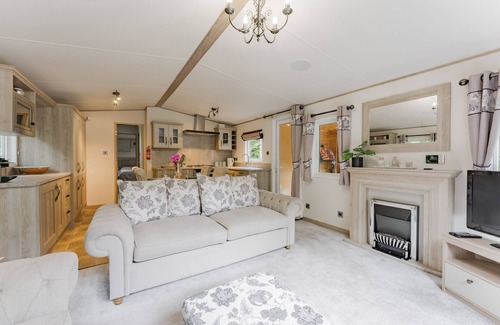 Weybourne Apartment | Stonechat - sleeps 4, High Kelling