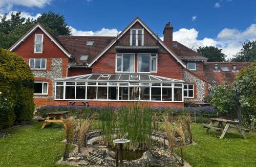Winterbourne Earls Hostel | Stonehenge Hostel