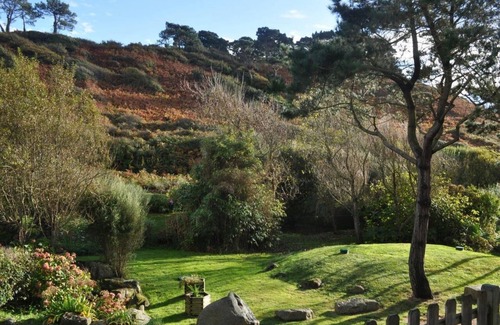 Trebeurden House | Stonehouse in a preserved valley with direct access to the beach of Goas Lagorn