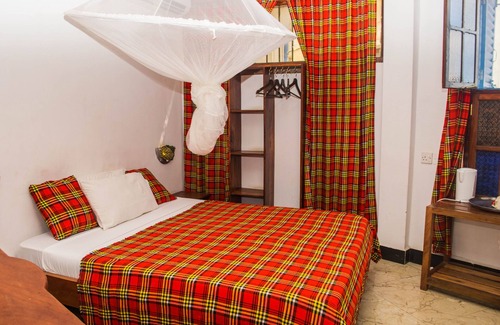 Stone Town Hotel | Stonetown View Inn, a minute away to ferry & city!