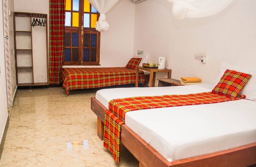 Stone Town Hotel | Stonetown View Inn, a minute away to ferry & city!
