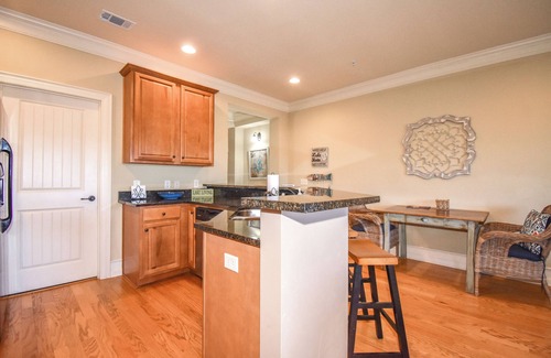 Dadeville Apartment | Stoneview Lakeside Dreams, 3BR Stillwaters Lake Condo