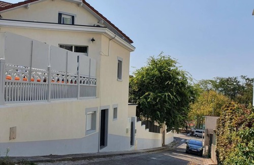 Saint-Fons Apartment | Stop Chez M Select Street! Quality Comfort Simplicity!