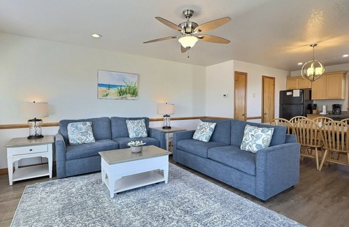 Buxton Cottage | Storm Cottage- Short Walk to Beach- Community Pool & Spa