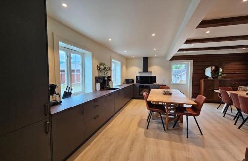 Melhus Villa | Stort hus med 2 leiligheter til leie på Lundamo, Perfekt for større grupper!