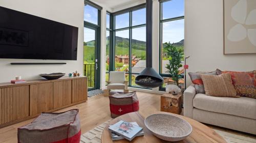 Stowe Area Apartment | Stowe Mt Resort Spruce Peak 4 Bed Treehouse Condo By Stowe Mountain Rentals
