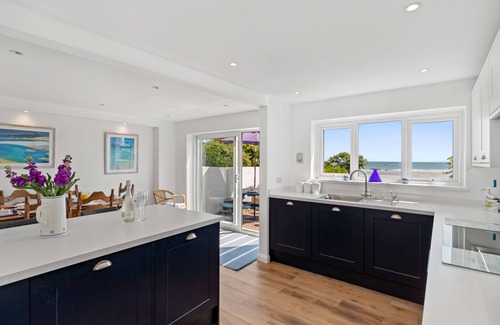 Saundersfoot Cottage | Strand Cottage - Direct Beach Access