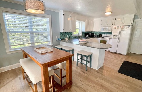 Ocracoke House | Stranded On Purpose "Bluebird Day Too": Spacious dog friendly with a pool table