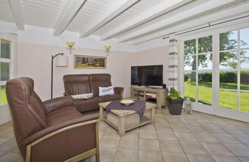 Neuendorf Apartment | strandnahe Idylle am Meer, private Badestelle mit Strandkorb - Gutshof Ostseeblick FeWo Nr 01