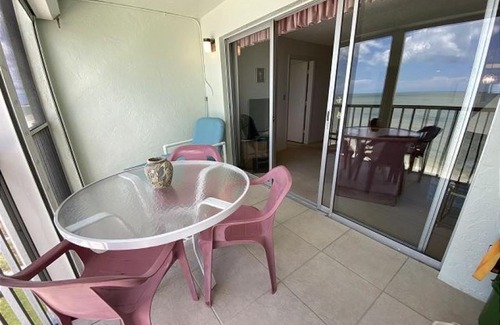 Mid Island House | Strandview #603 - Beachfront condo with screened-in patio and amazing view!