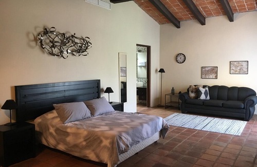 Medellin Villa | Strategically located in central Veracruz, close to everything. Here you rest.