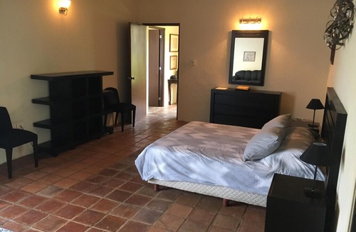 Medellin Villa | Strategically located in central Veracruz, close to everything. Here you rest.