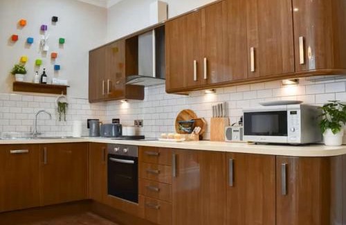 South Cliff Apartment | Strathmore apt Scarborough, pool, gym, parking