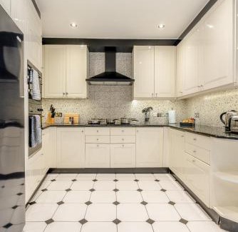 St. Johns Wood Apartment | Strathmore Court Apartments