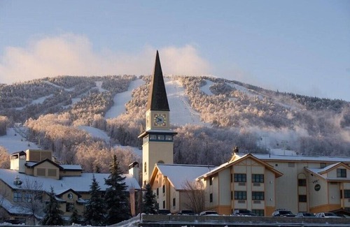 Stratton Mountain Condo | Stratton Slopeside Condos at The Landmark! 400 FEET TO LIFT!